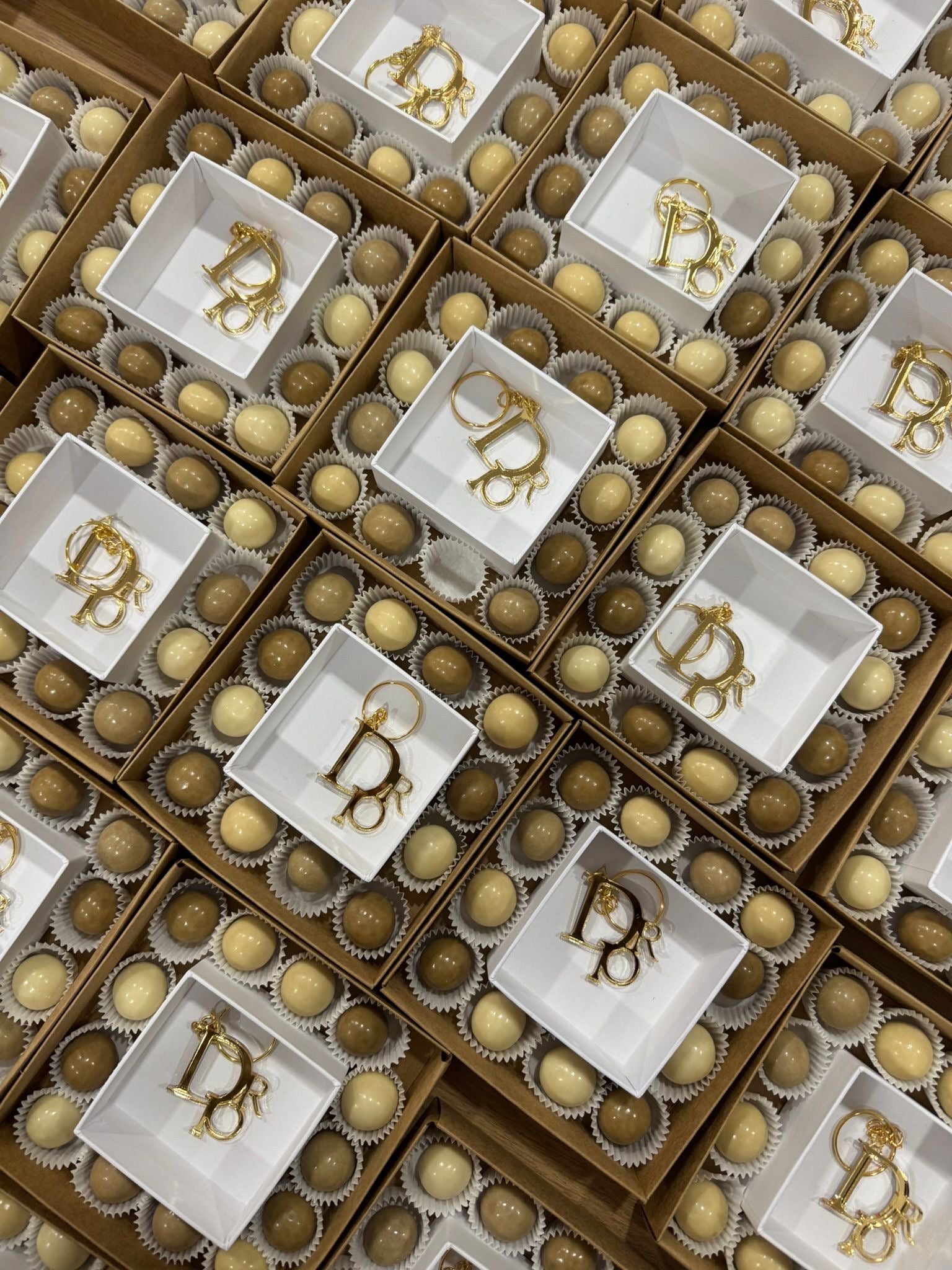 Confezione bomboniere con portachiavi