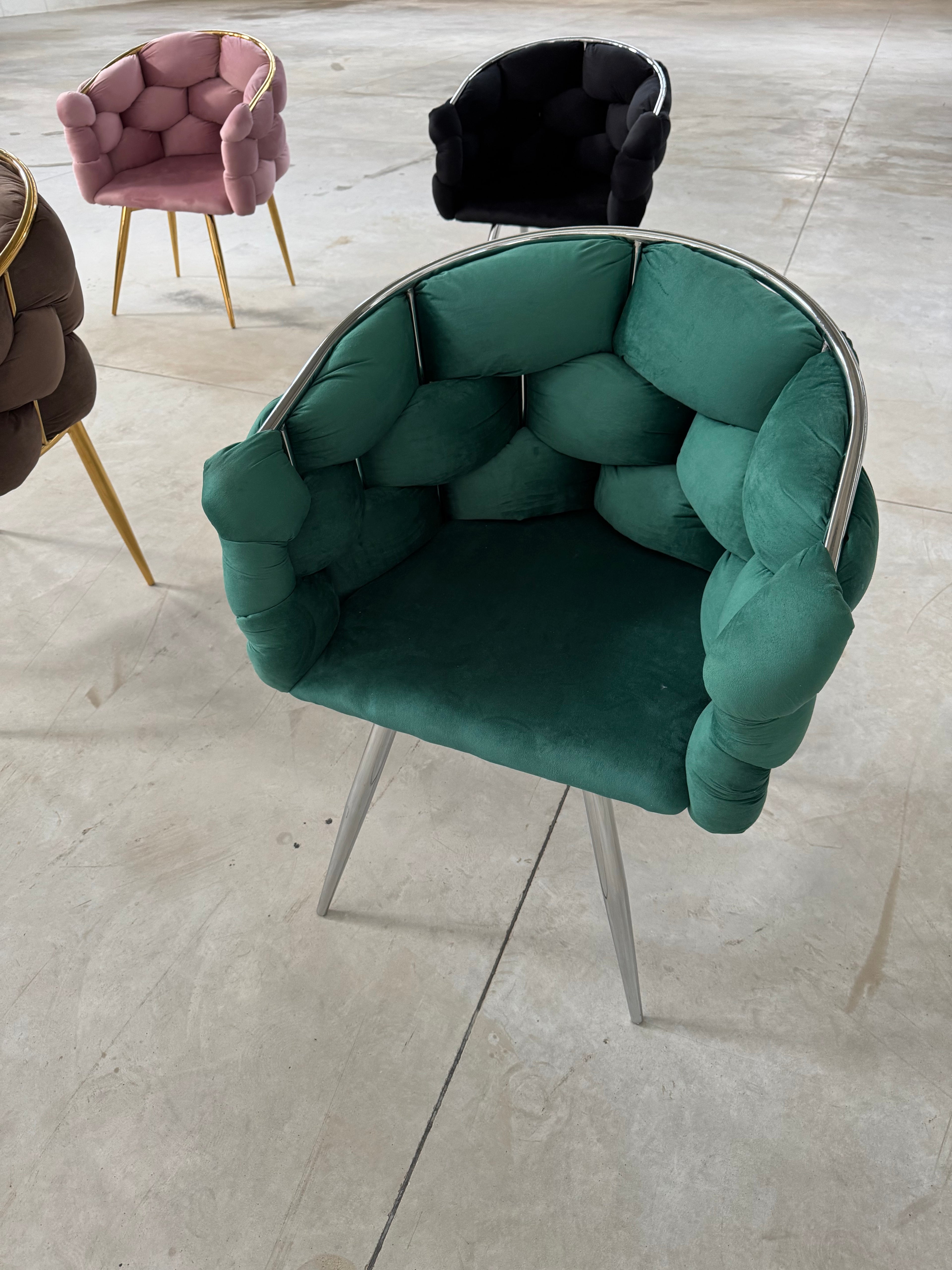 Poltrona imbottita in velluto verde struttura in argento 80x65x65cm