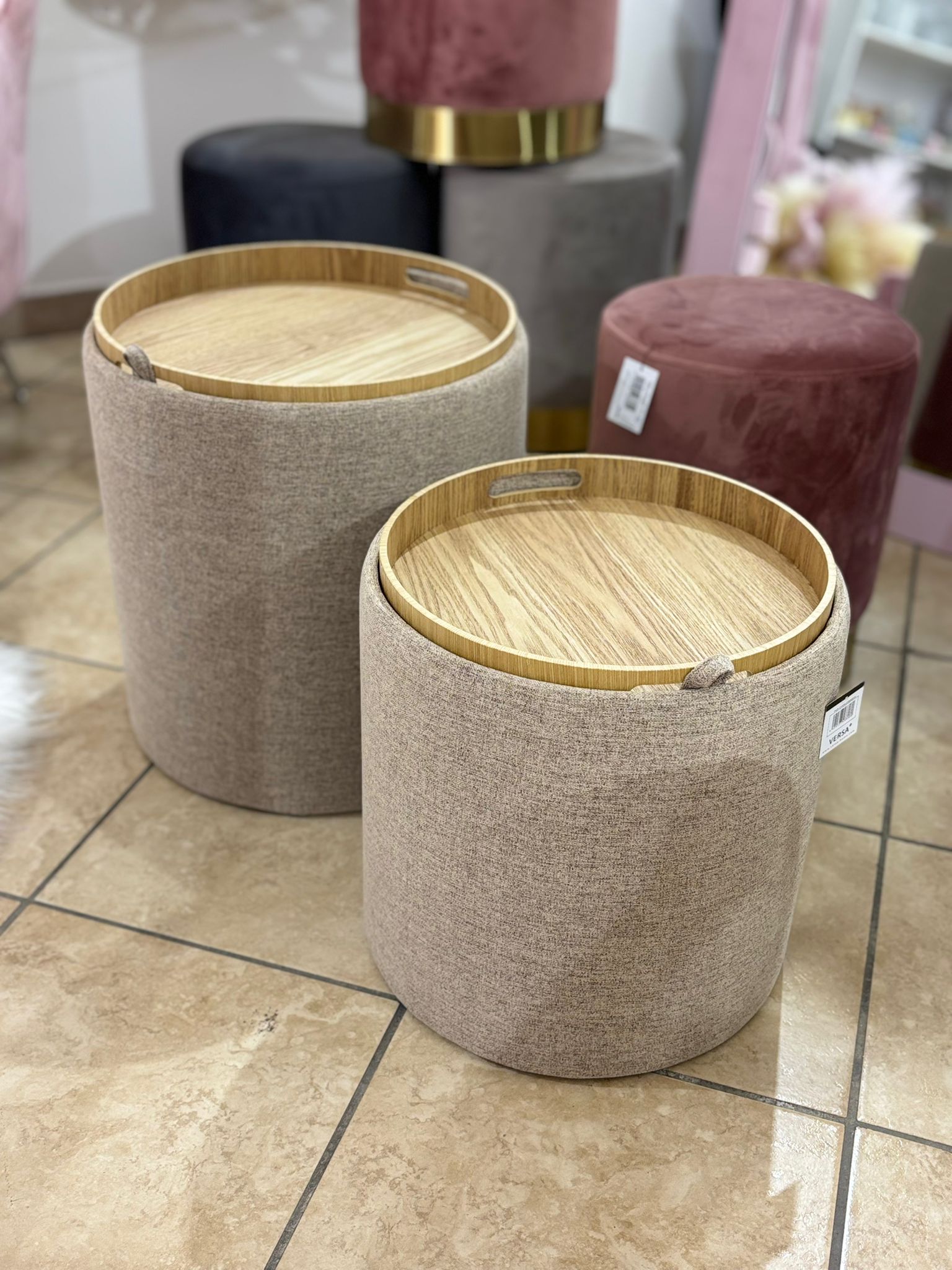 Set 2 pouf beige con Bandeja