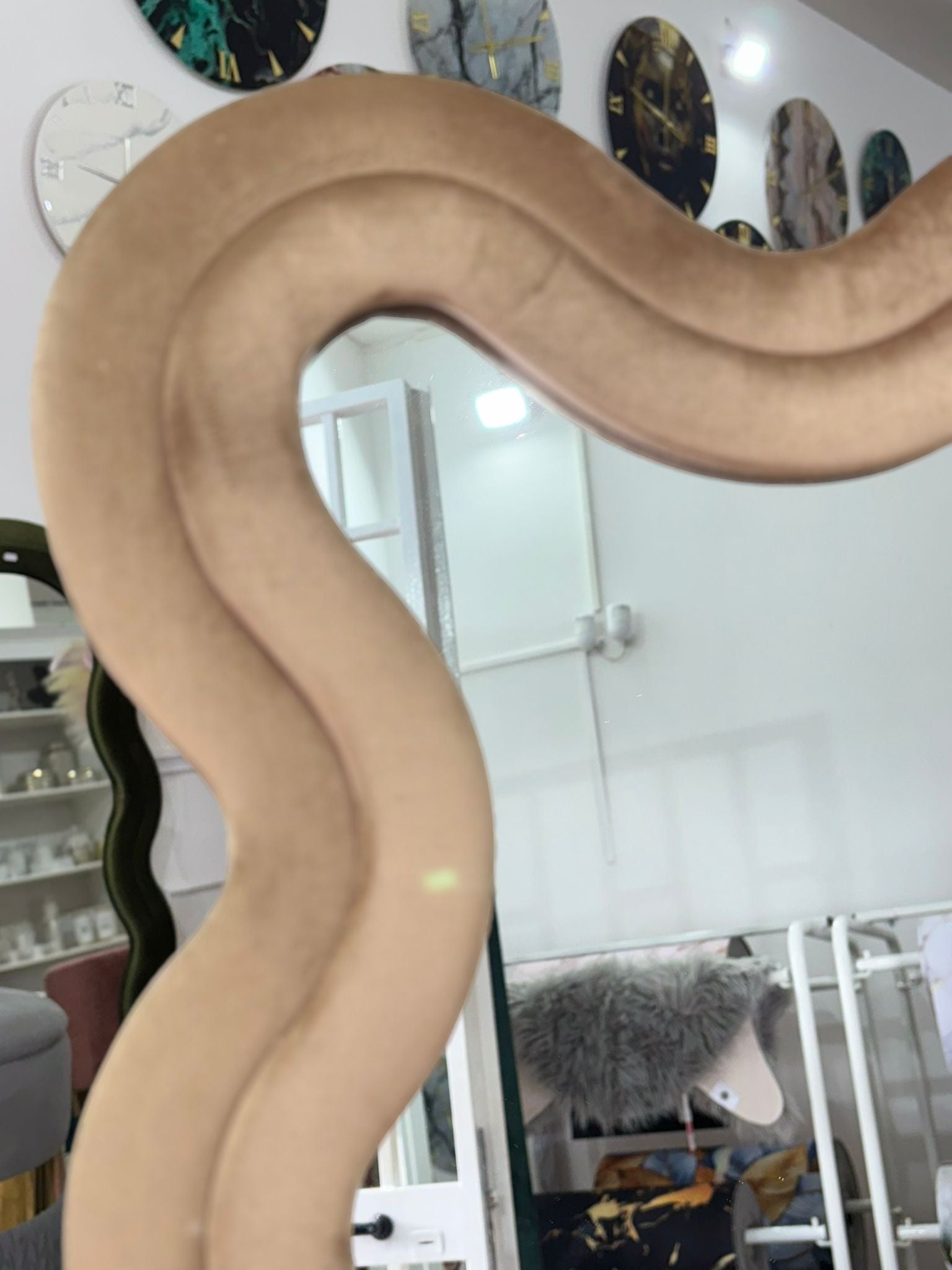 Specchio da pavimento in velluto tortora 70x170 cm