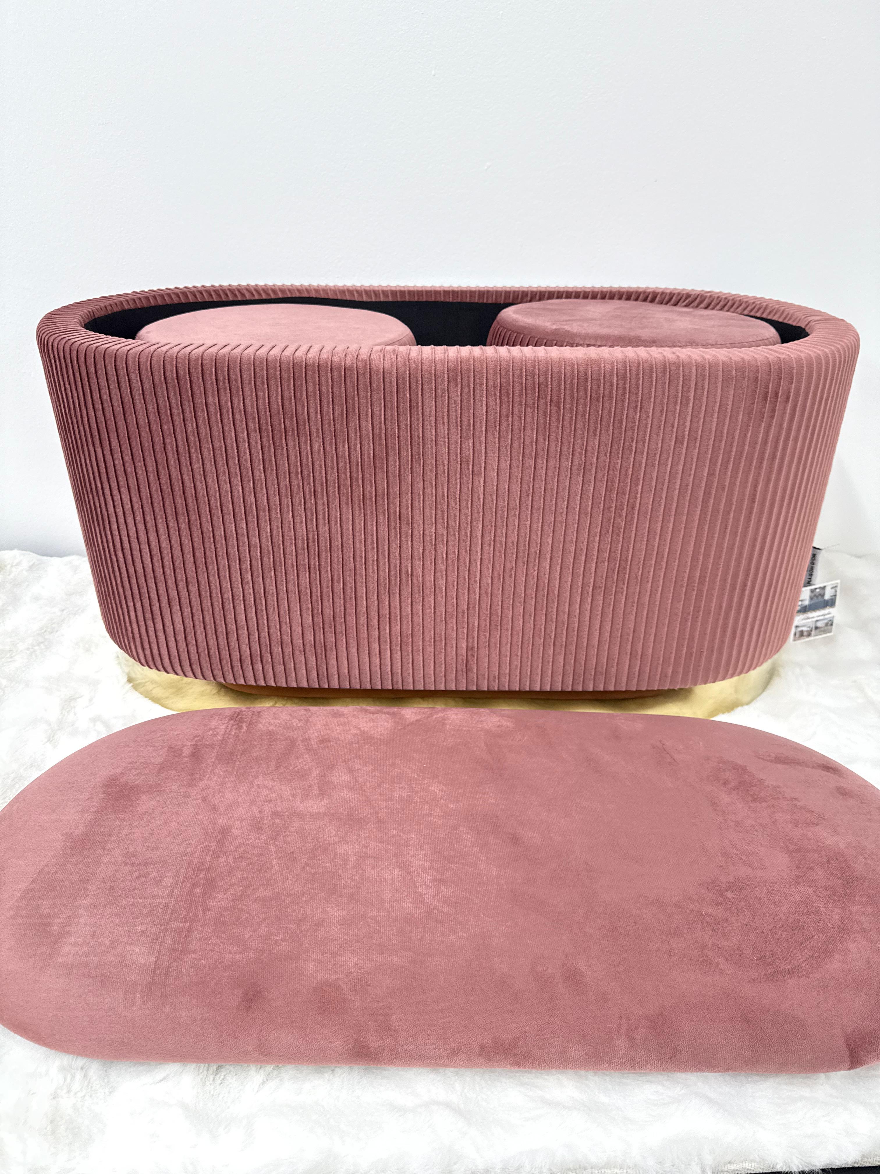 Set 3 pezzi panca con due Pouf in velluto rosa antico