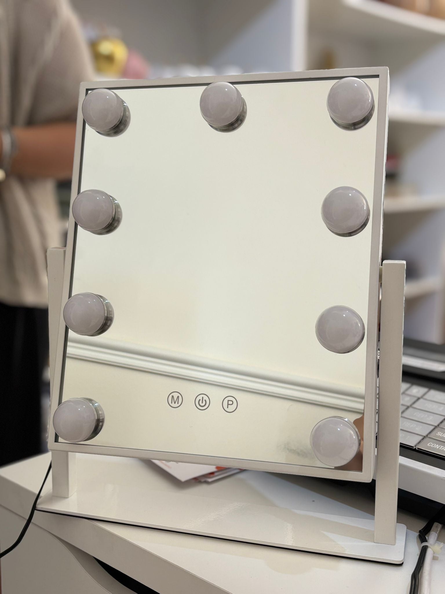 Specchio rettangolare con 9 led e supporto