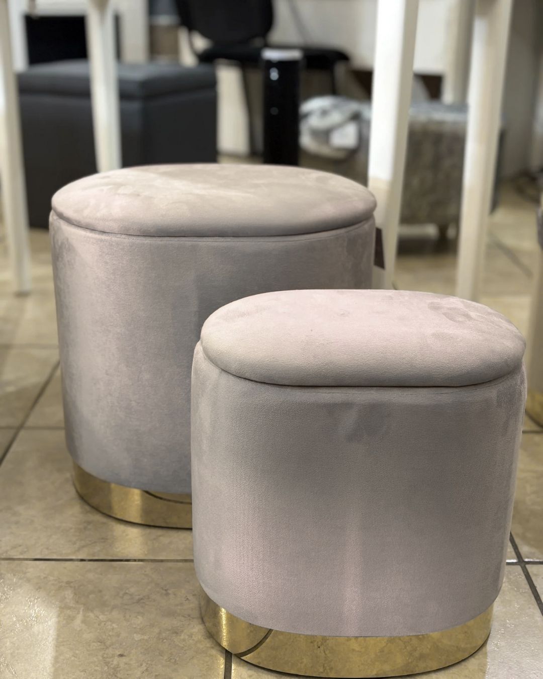 Set pouf ovali grande e piccolo GRIGIO