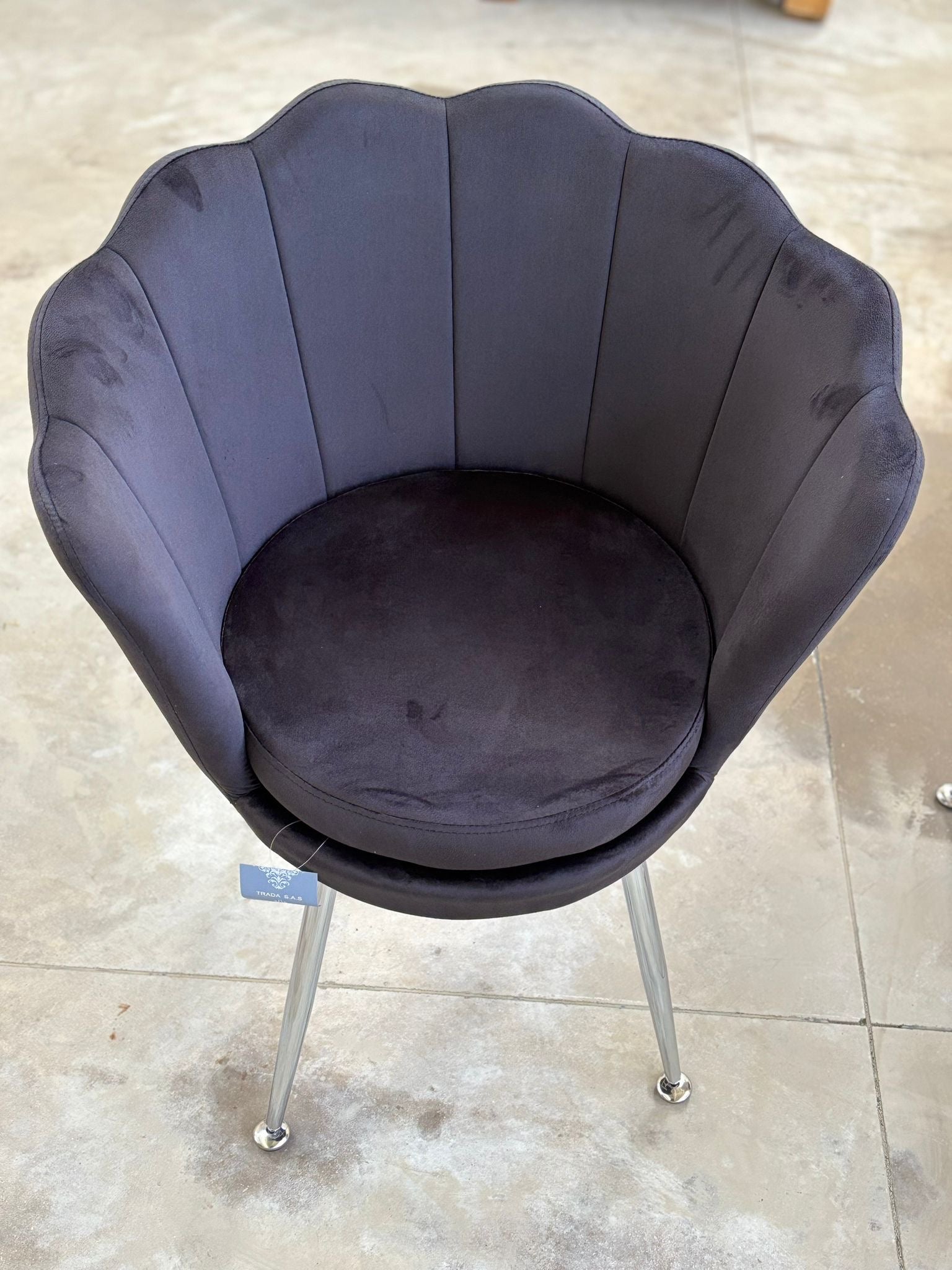 Poltrona in velluto a conchiglia nera