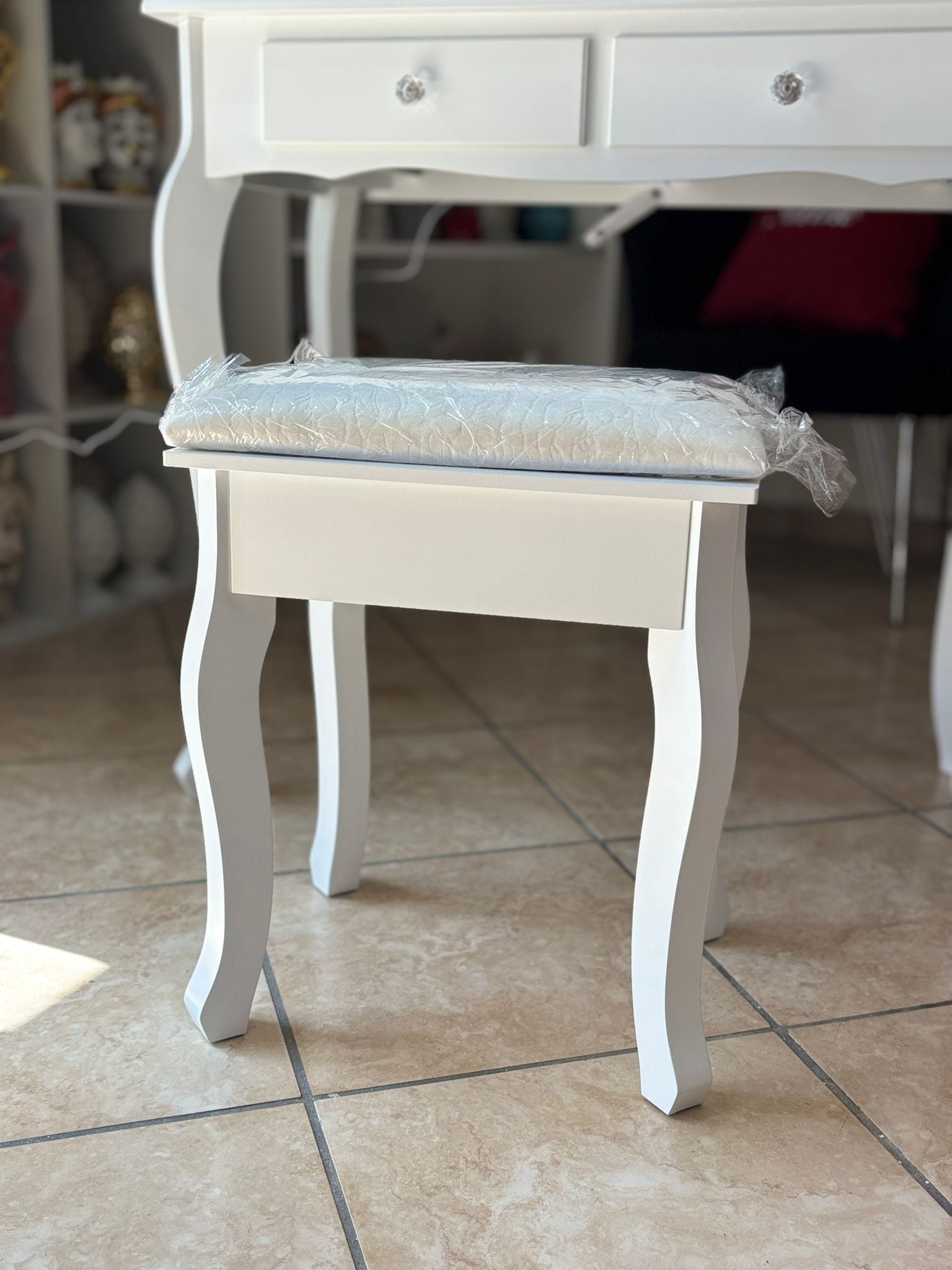 Toletta luci led bianco sedia