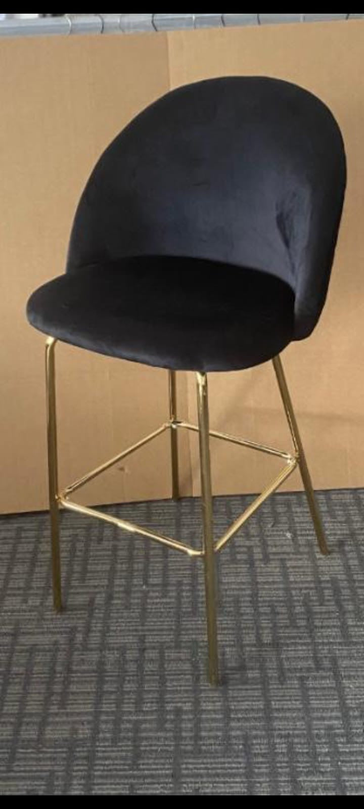 Sgabello in velluto nero metallo oro