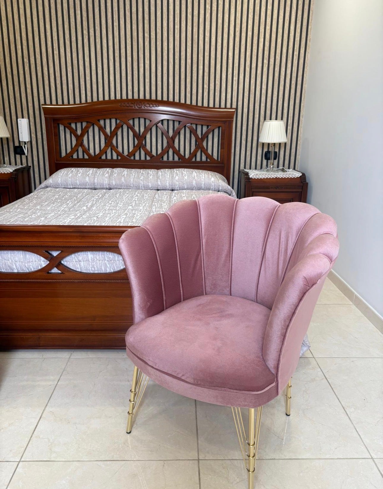 Set petalo in velluto 2 poltrone + divano rosa elegante