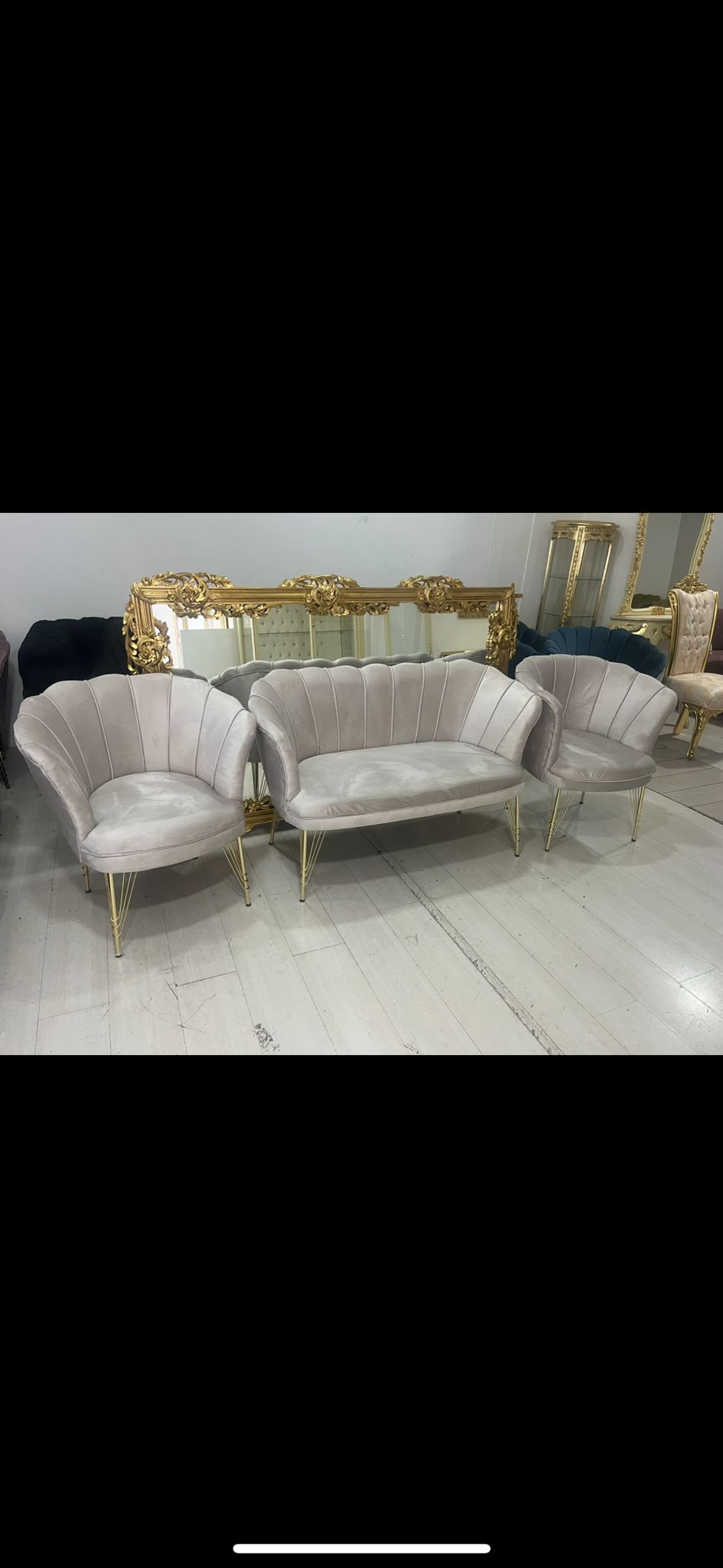 Set petalo in velluto 2 poltrone + divano beige elegante