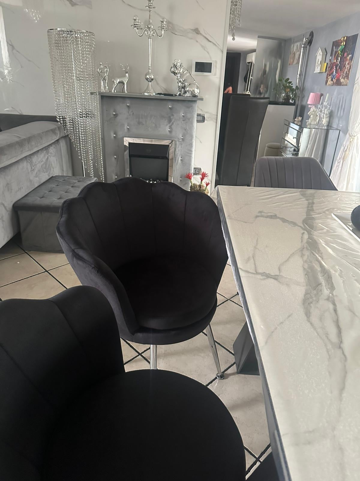 Poltrona in velluto a conchiglia nera