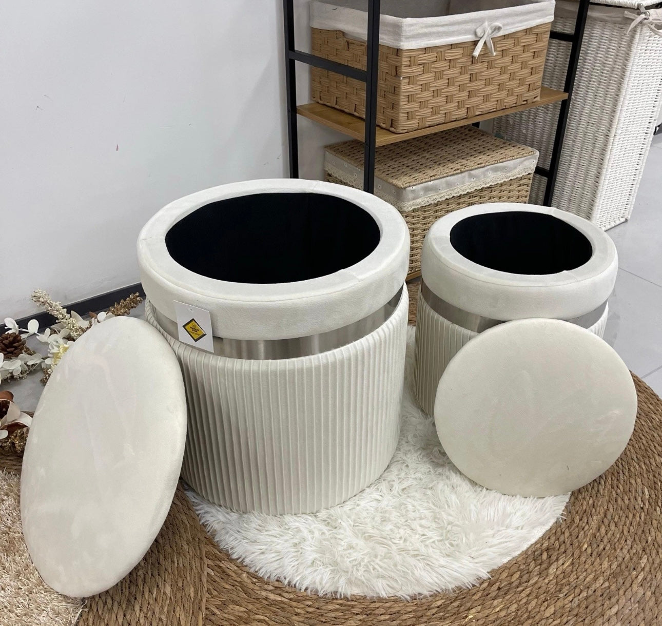 Set due Pouf grande e piccolo in velluto panna linea argento