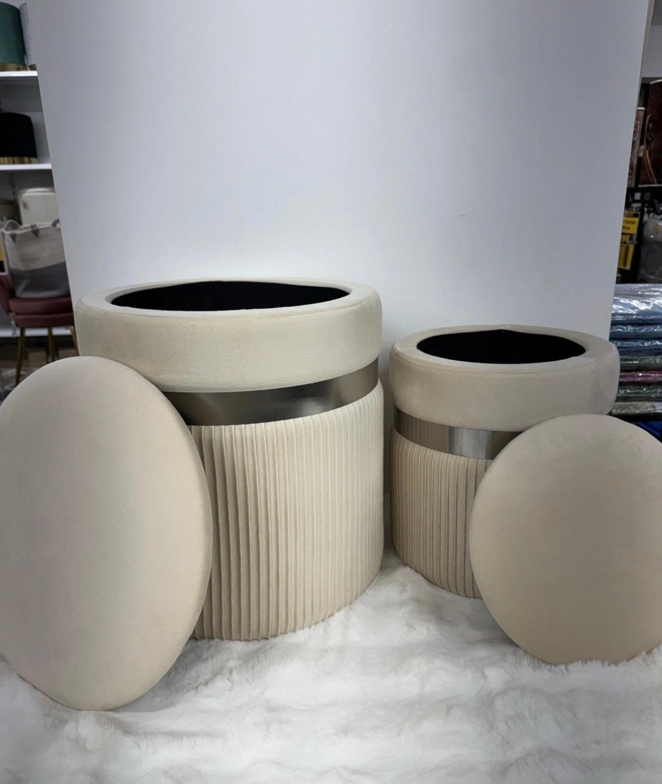 Set due Pouf grande e piccolo in velluto beige linea argento