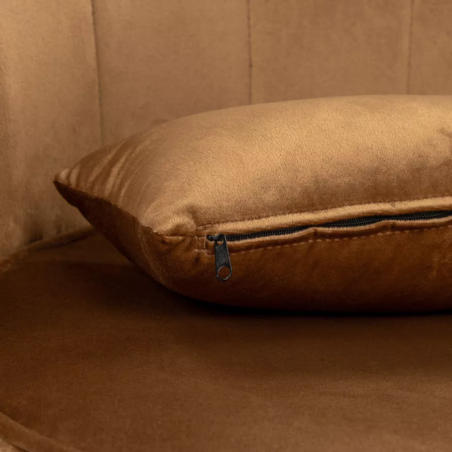 Poltrona in velluto cammello con cuscino 72x65x76h cm