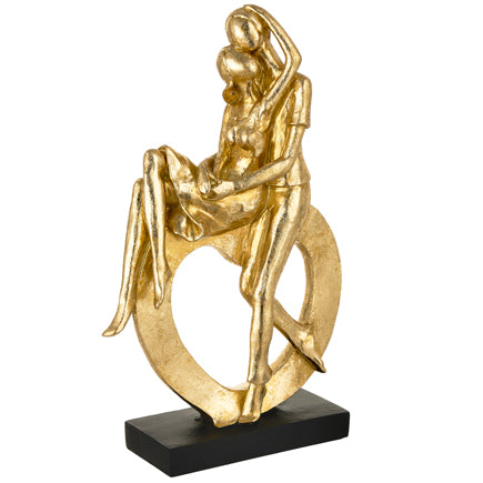 Scultura lui e lei abbracciati su cuore in resina dorata base nera