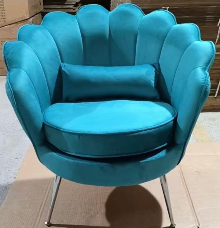 Poltrona in velluto ottanio chiaro con cuscino 72x65x76h cm