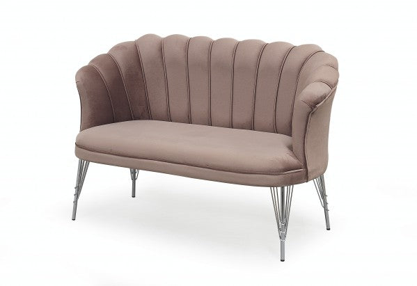 Divano petalo due posti in velluto tortora imbottito gambe in metallo 130x60x83cm