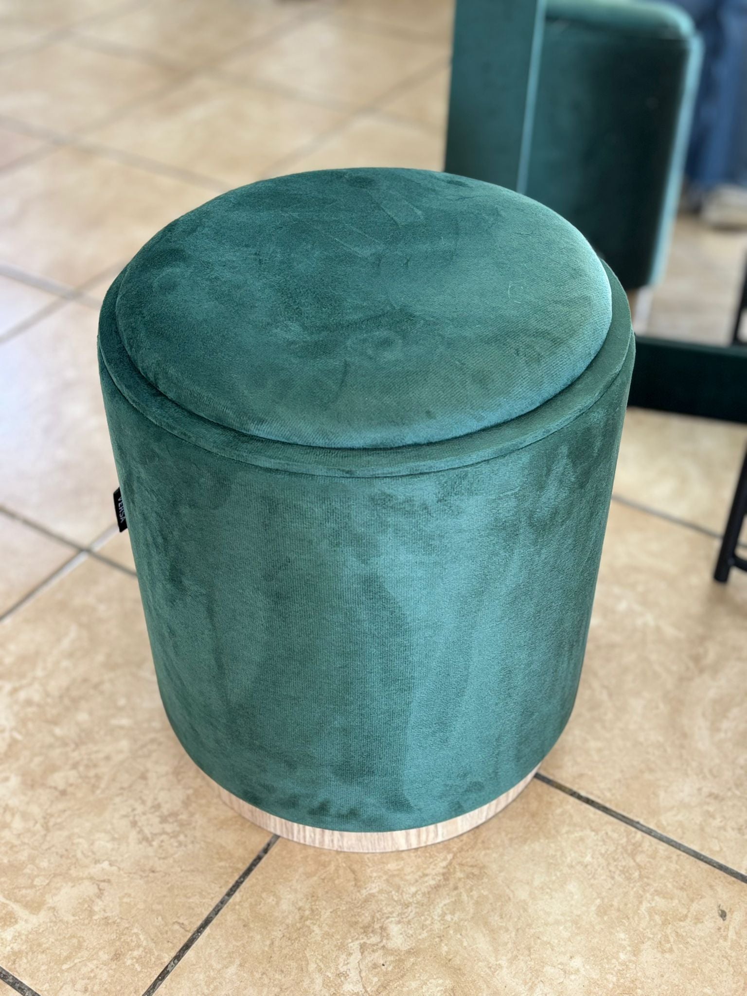 Pouf con storage e vassoio velvet verde
