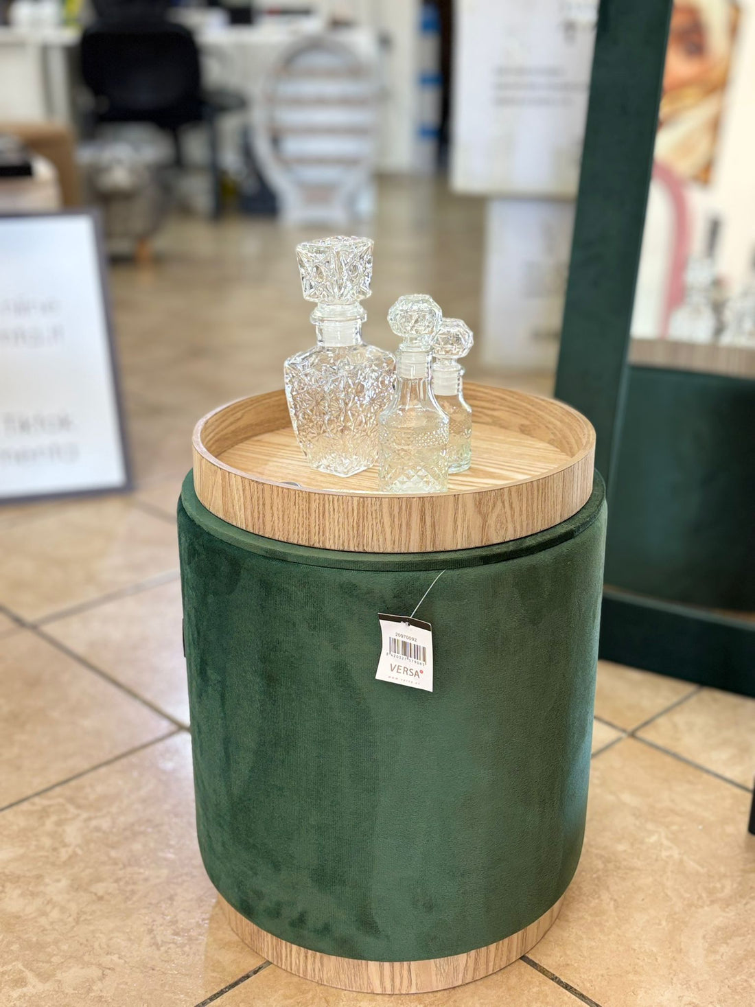 Pouf con storage e vassoio velvet verde
