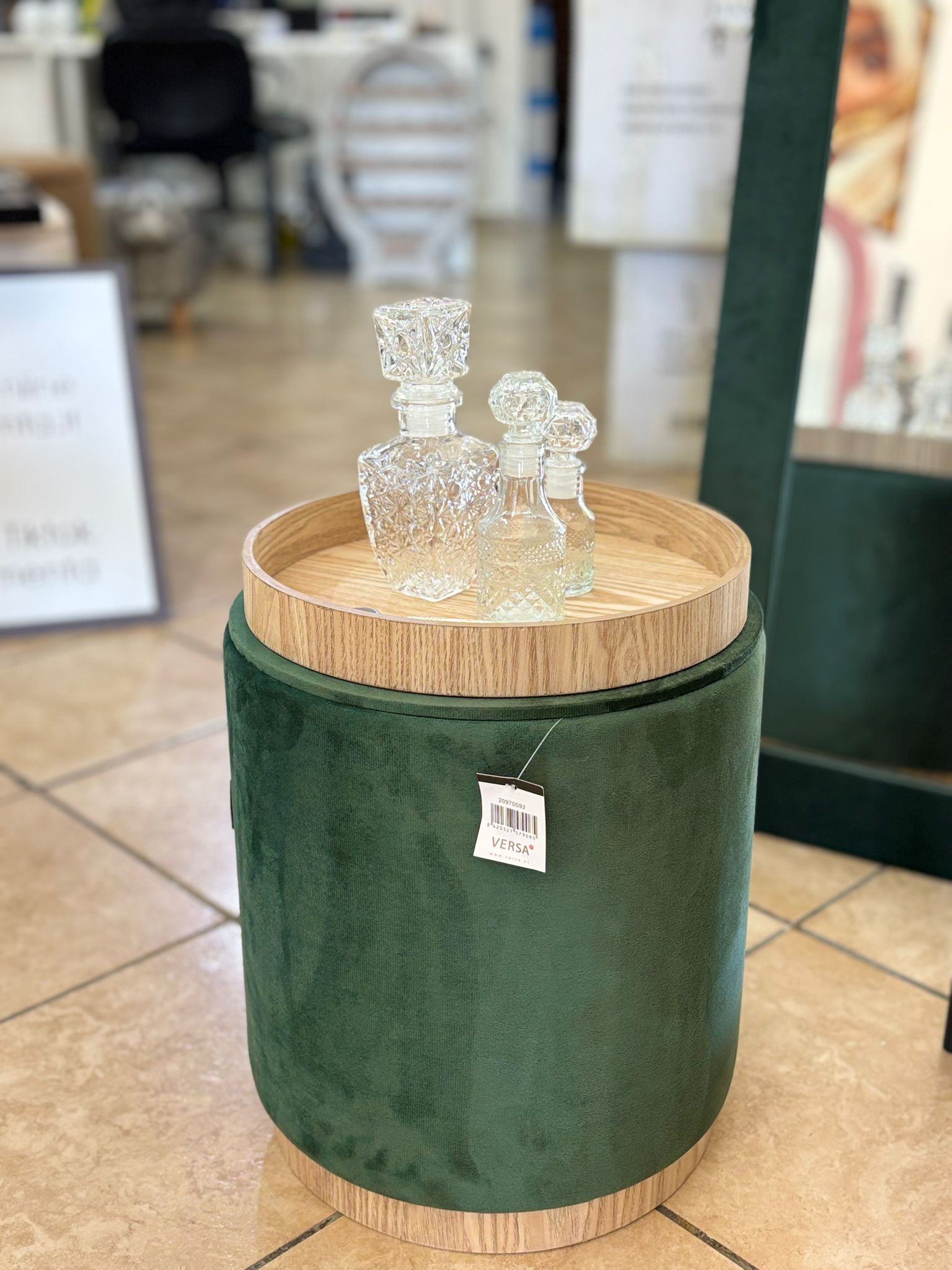 Pouf con storage e vassoio velvet verde