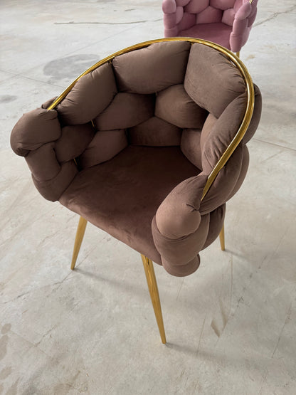 Poltrona imbottita in velluto tortora  struttura in oro 80x65x65cm