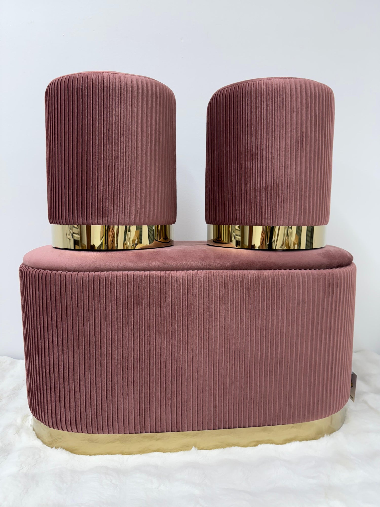 Set 3 pezzi panca con due Pouf in velluto rosa antico