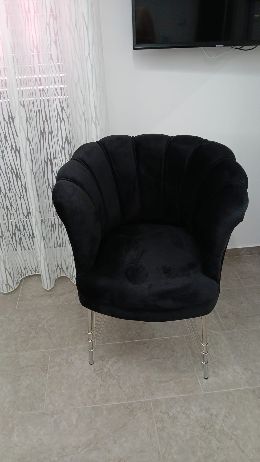 Poltrona Petalo in velluto nera 70x70x82H