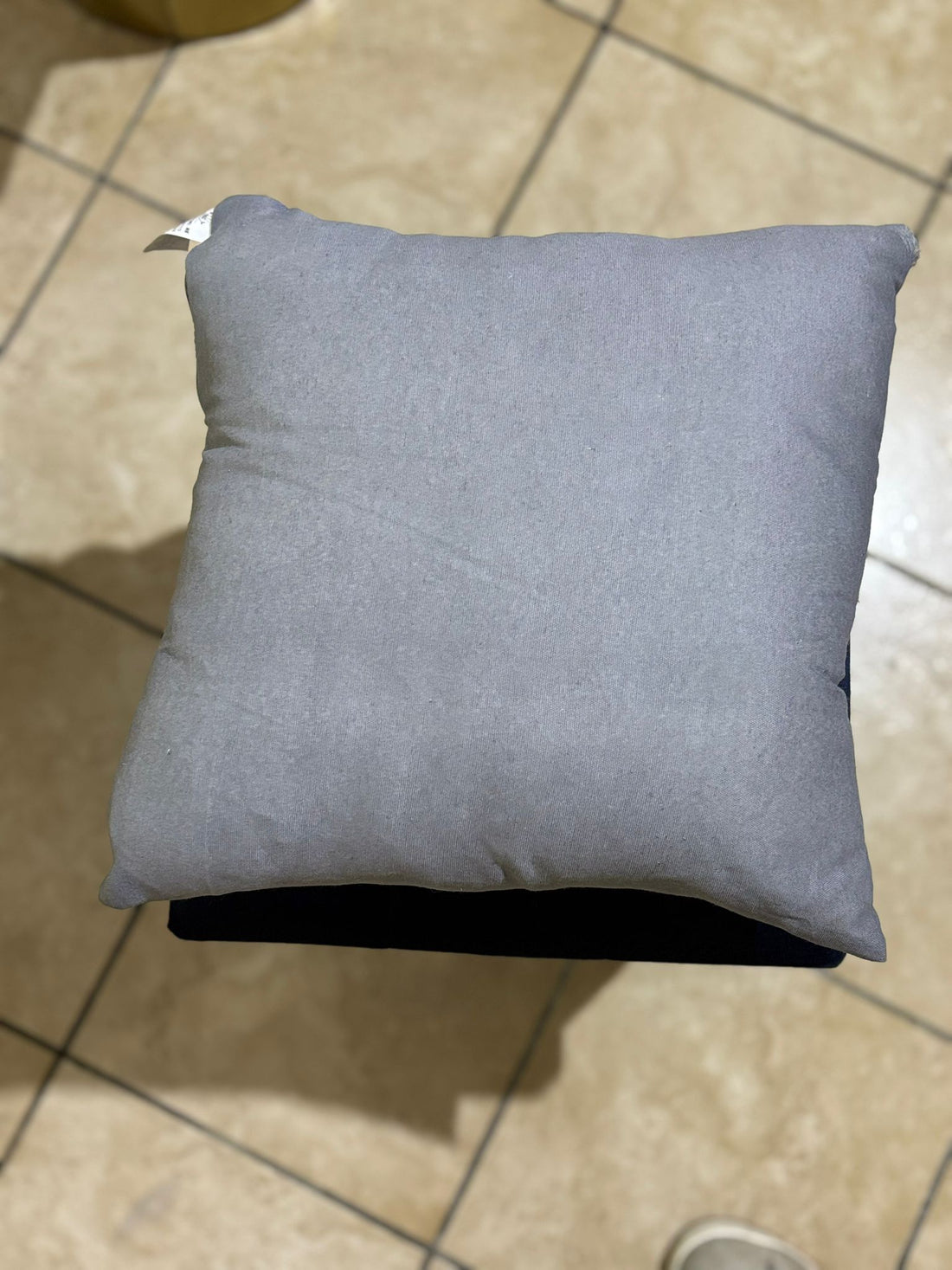 Cuscino grigio