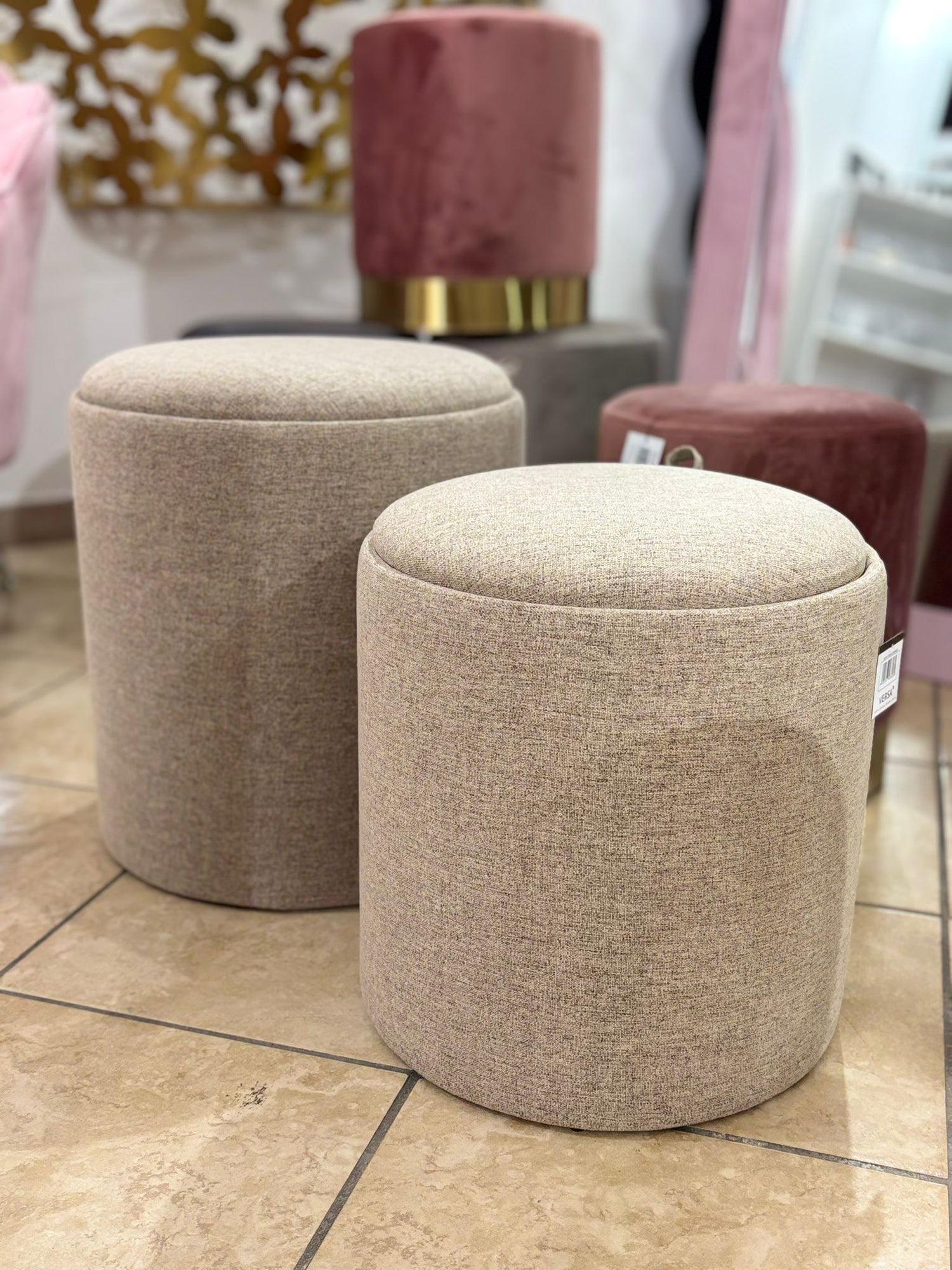 Set 2 pouf beige con Bandeja