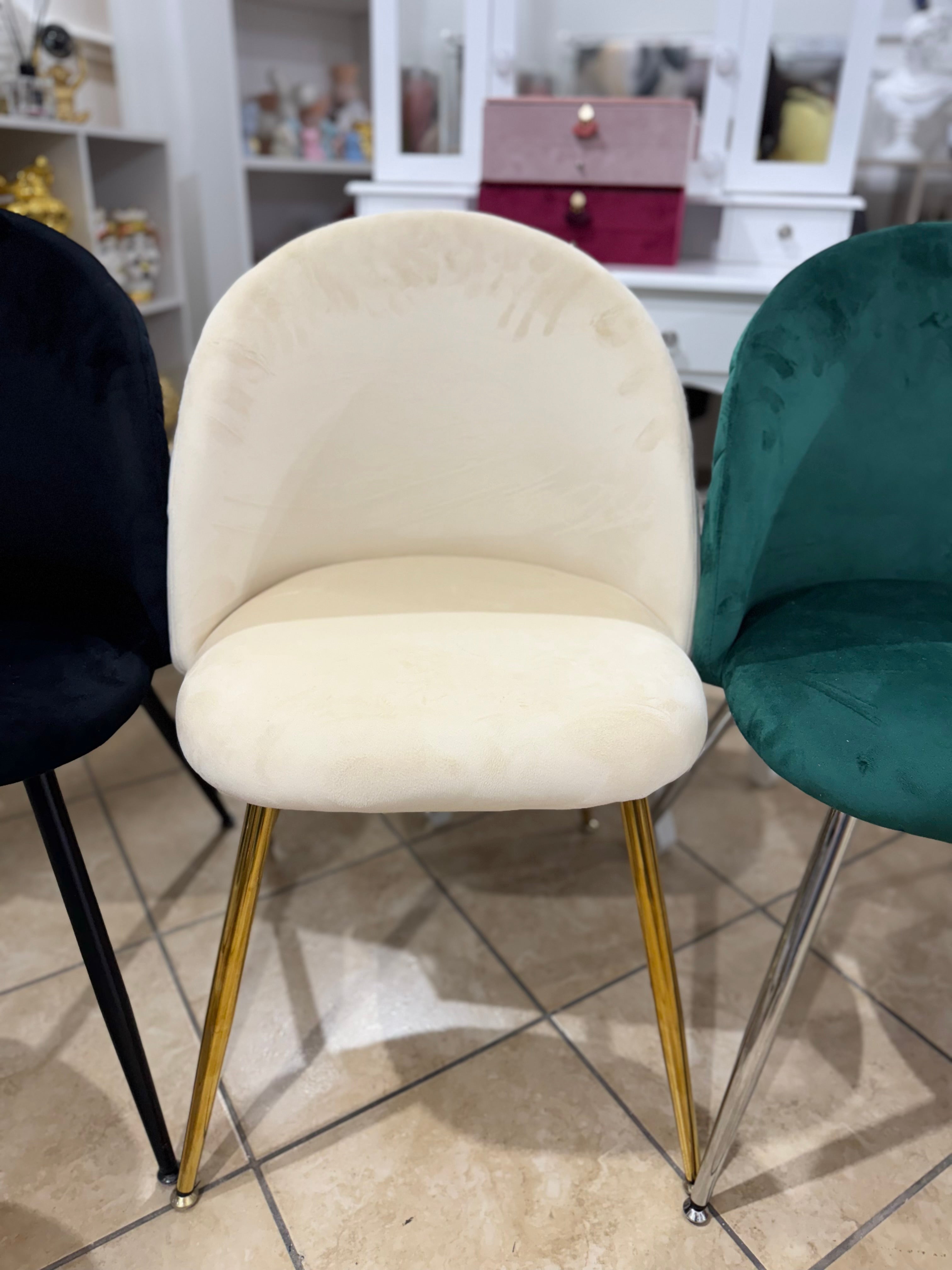 Sedia in velluto crema