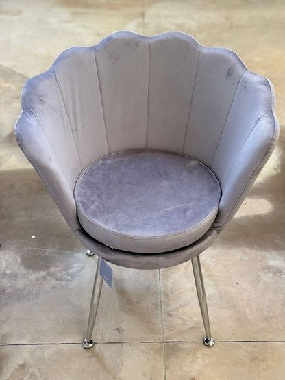 PREORDINE - Poltrona in velluto a conchiglia grigio