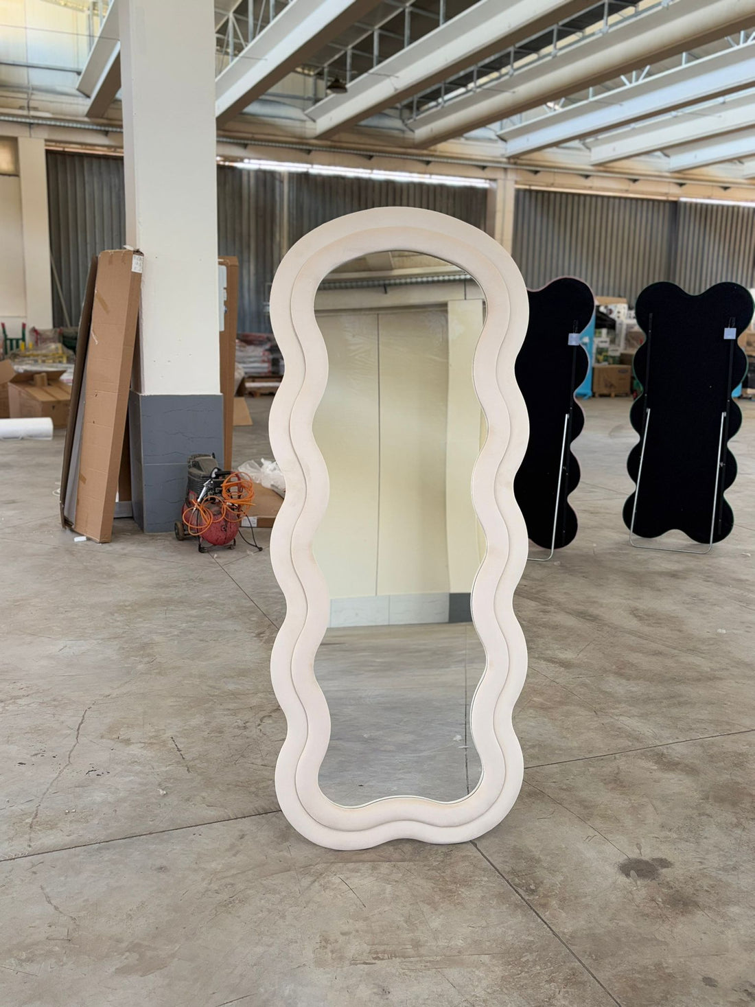 PREORDINE - Specchio da pavimento con cornice in velluto 70x170 cm