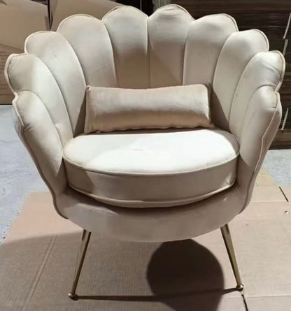 Poltrona in velluto beige con cuscino 72x65x76h cm