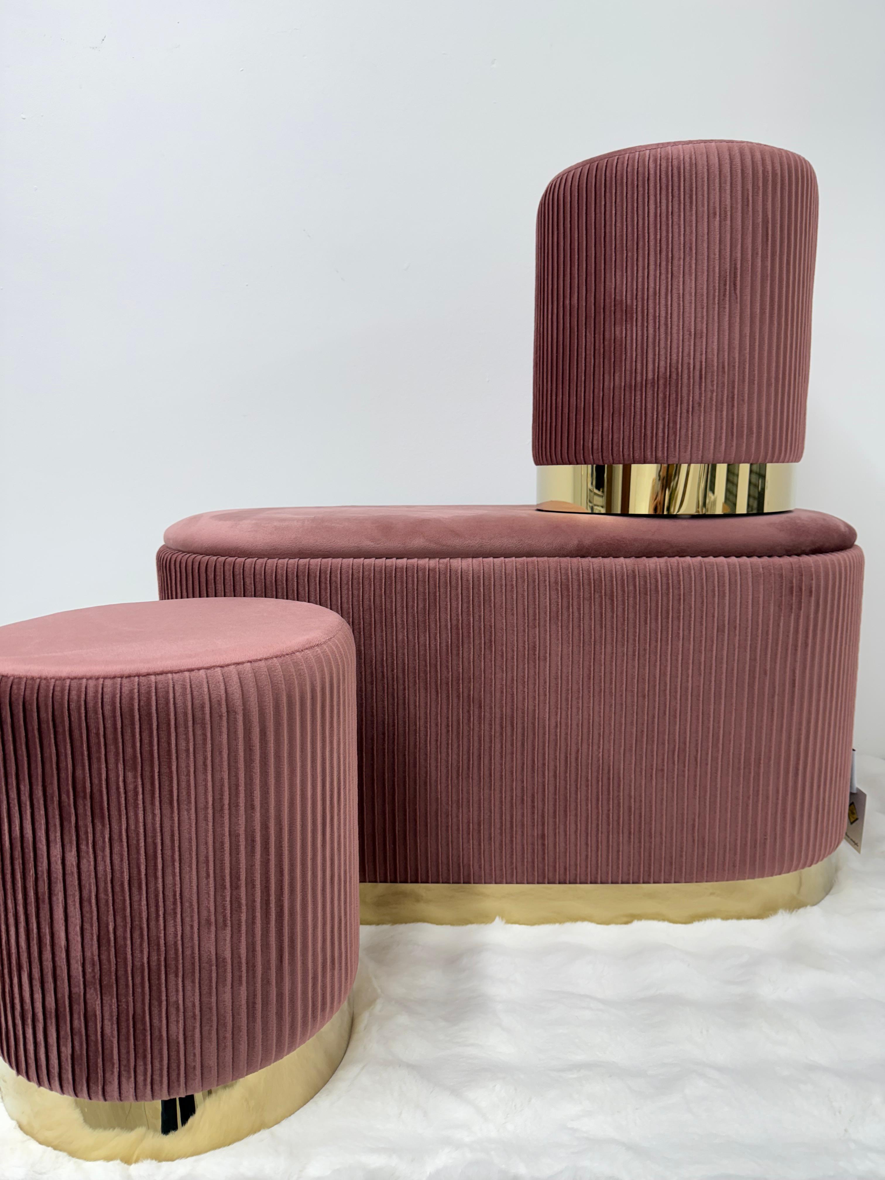 Set 3 pezzi panca con due Pouf in velluto rosa antico