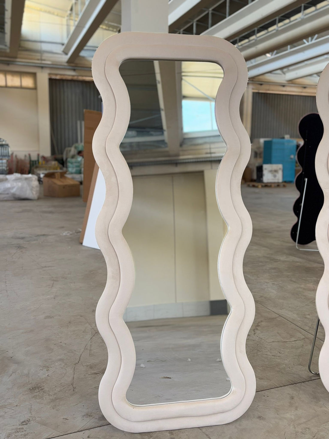 PREORDINE - Specchio da pavimento con cornice in velluto 70x170 cm