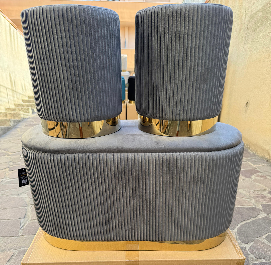 Set 3 pezzi panca con due Pouf in velluto grigio