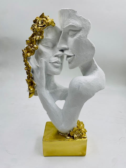 Figura in resina bianco e oro coppia dimensione 30cm